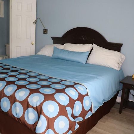 Hitching Post Country Motel Cornwall Eksteriør bilde
