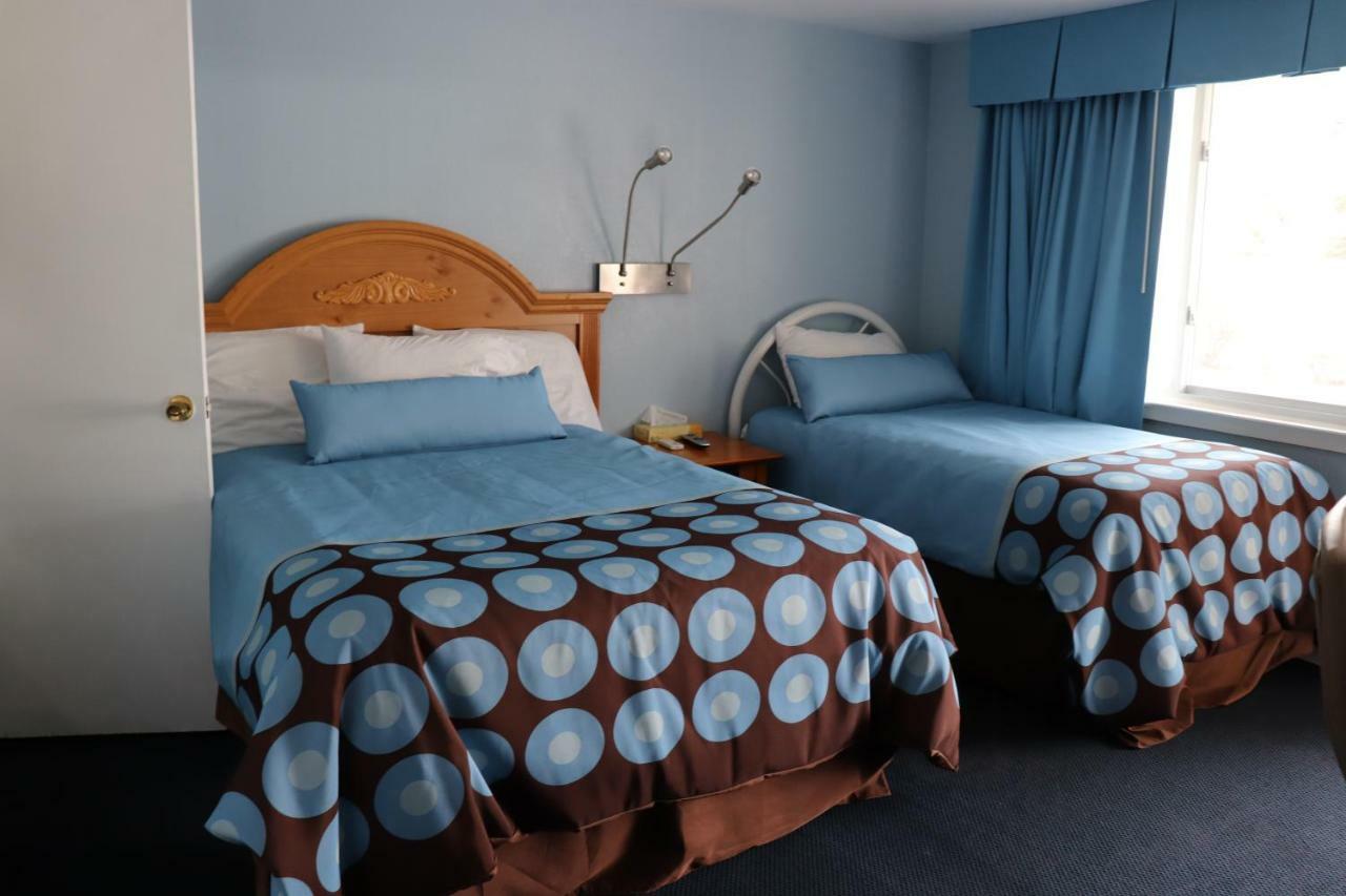 Hitching Post Country Motel Cornwall Eksteriør bilde
