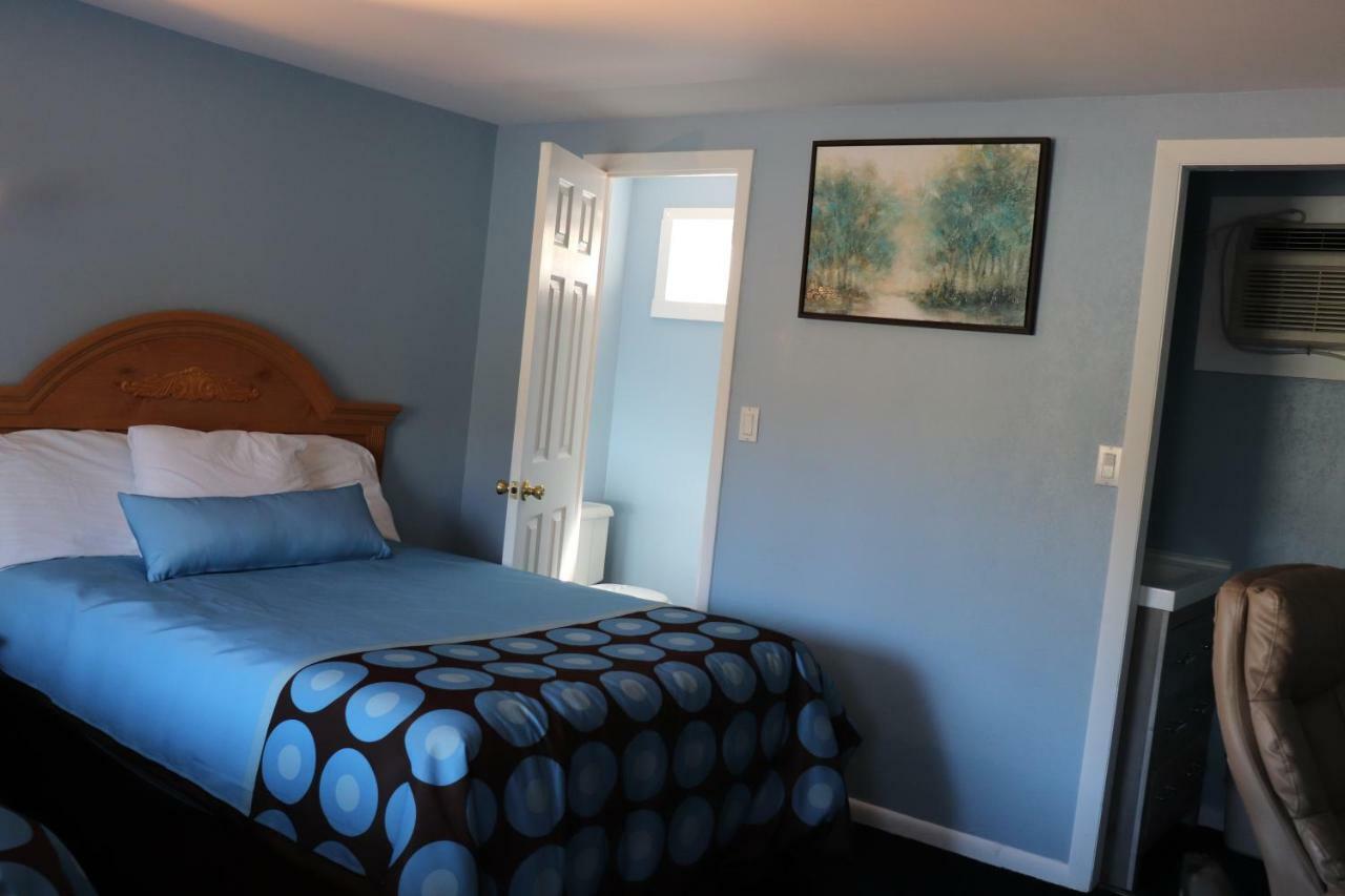 Hitching Post Country Motel Cornwall Eksteriør bilde