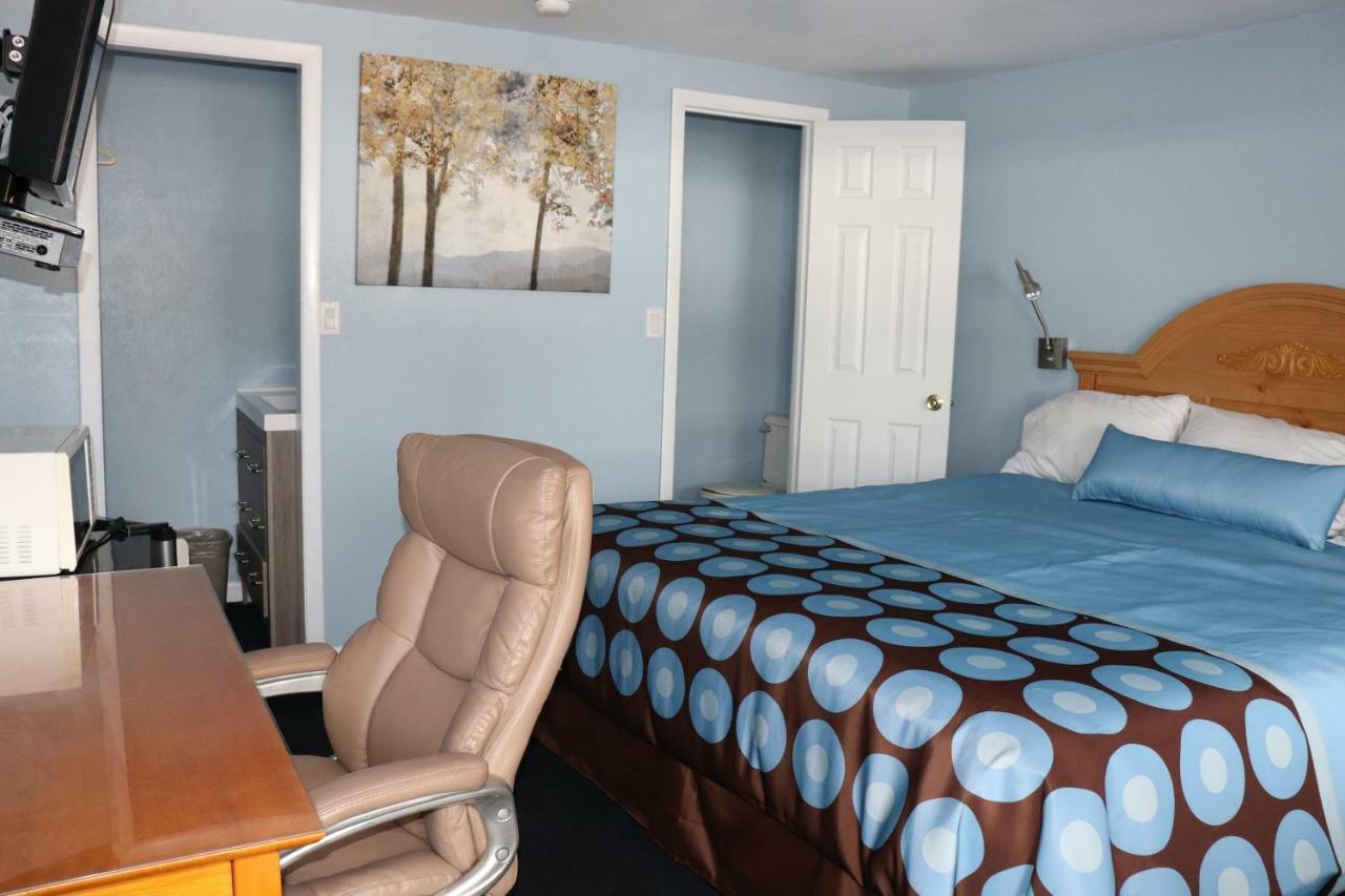 Hitching Post Country Motel Cornwall Eksteriør bilde