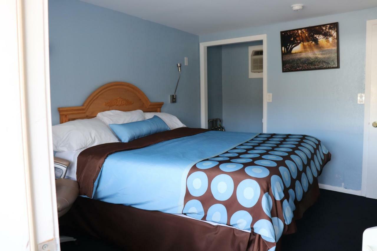 Hitching Post Country Motel Cornwall Eksteriør bilde