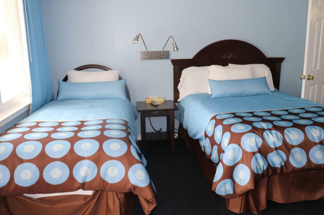 Hitching Post Country Motel Cornwall Eksteriør bilde