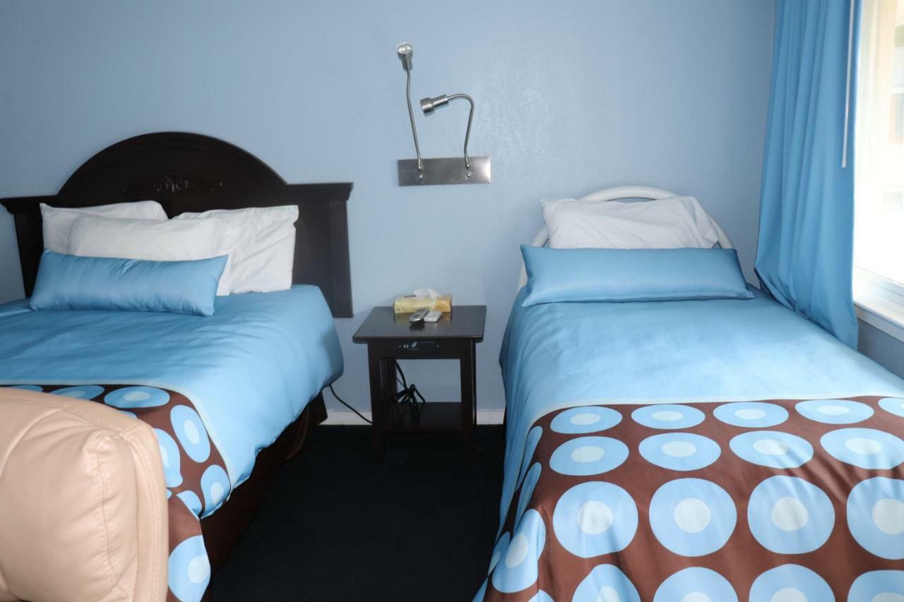 Hitching Post Country Motel Cornwall Eksteriør bilde