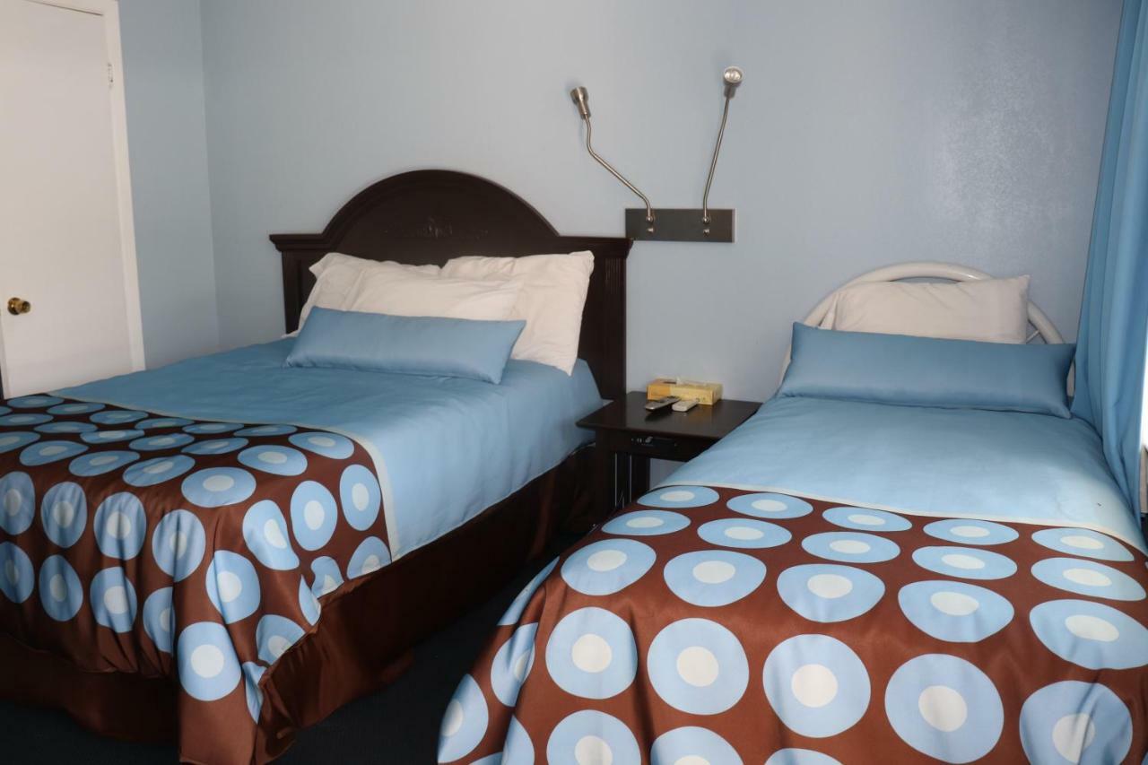 Hitching Post Country Motel Cornwall Eksteriør bilde