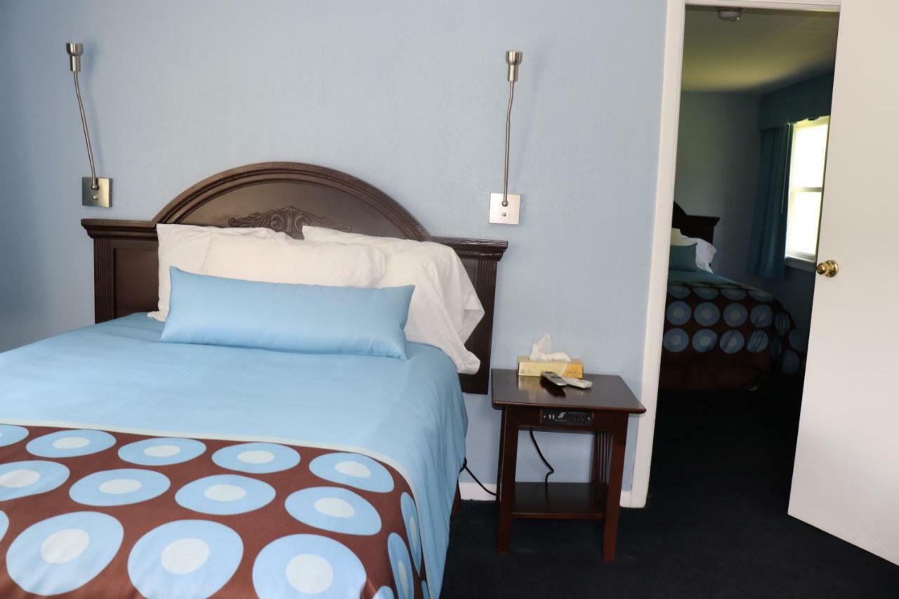 Hitching Post Country Motel Cornwall Eksteriør bilde