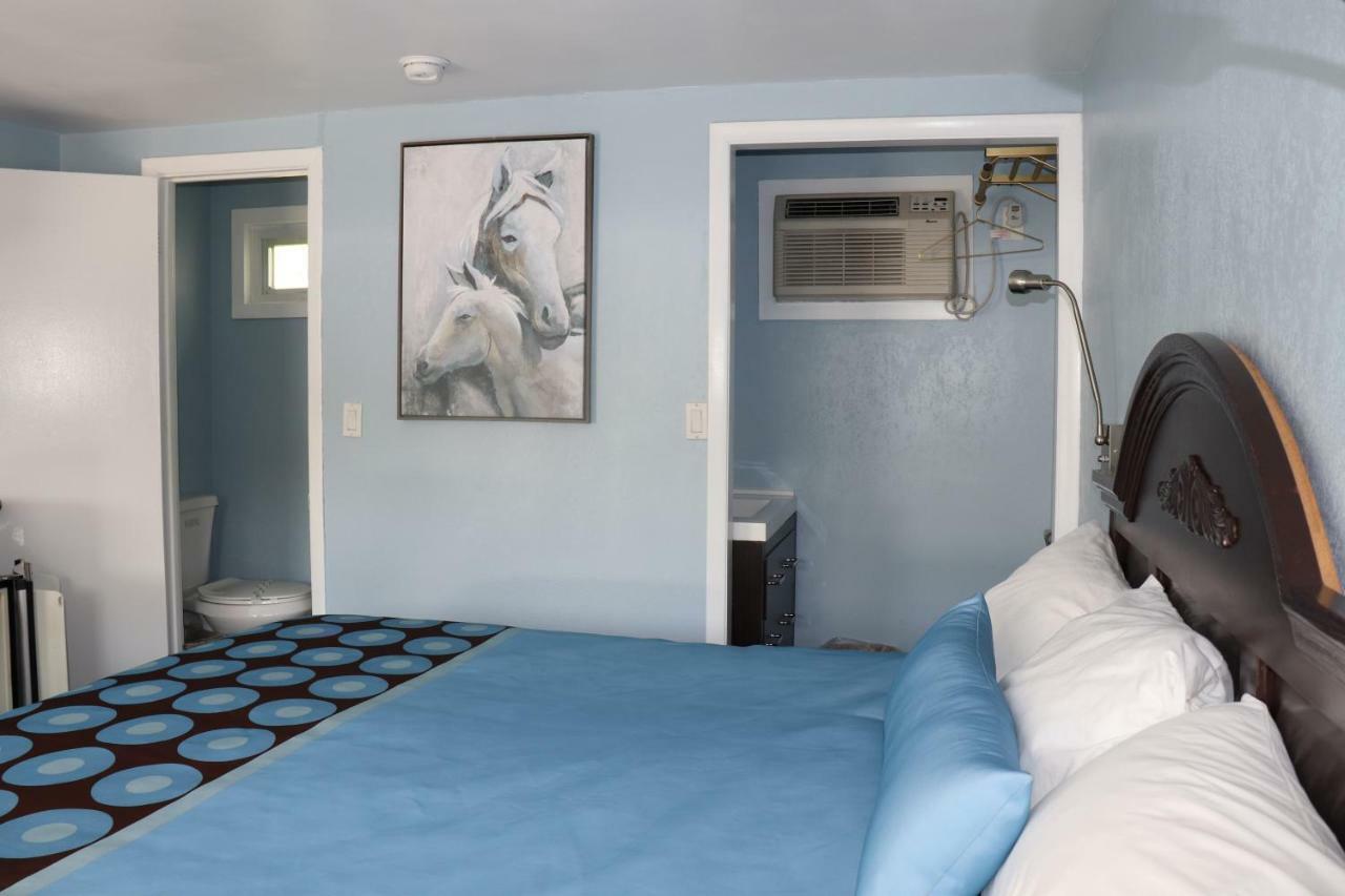 Hitching Post Country Motel Cornwall Eksteriør bilde