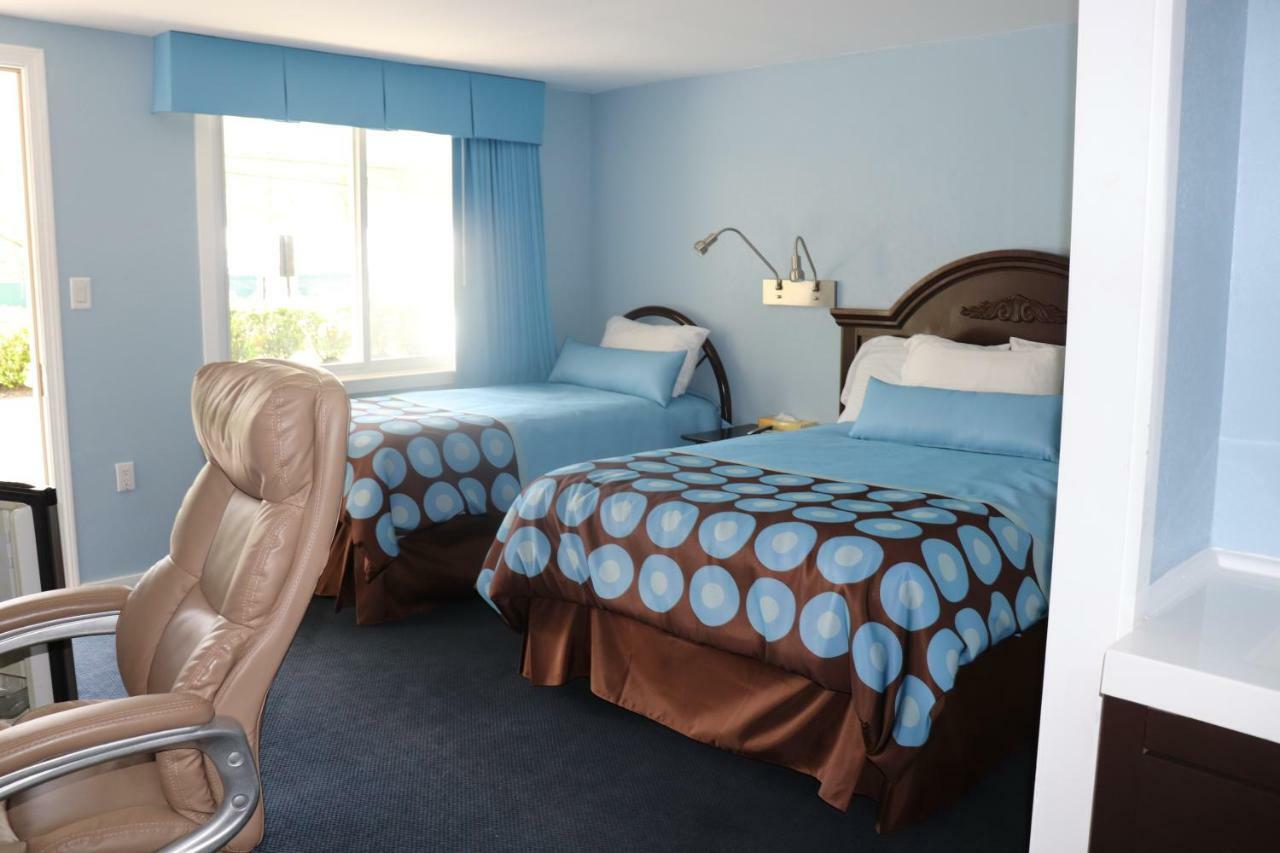 Hitching Post Country Motel Cornwall Eksteriør bilde